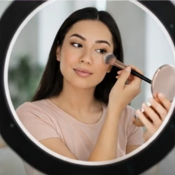 beauty influencer